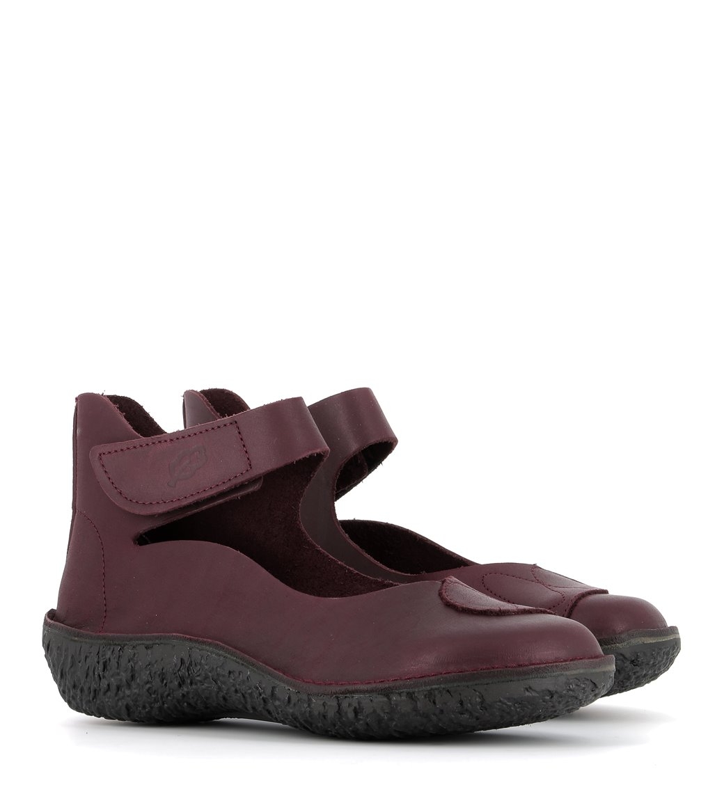 burgundy stocks shoes